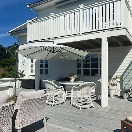 Holiday home Drommested For Idylliske Dager Skjoldastraumen